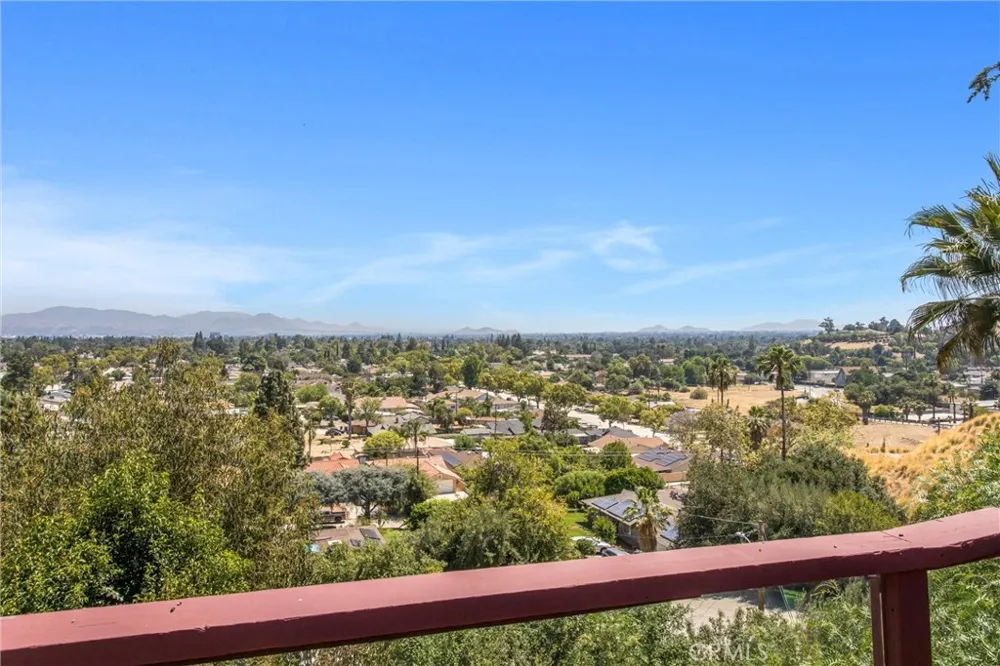 339 Edgerton Drive San Bernardino, CA 92405