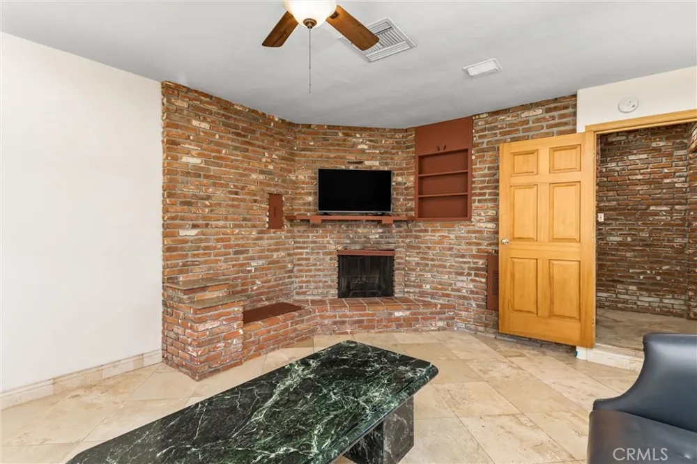 339 Edgerton Drive San Bernardino, CA 92405