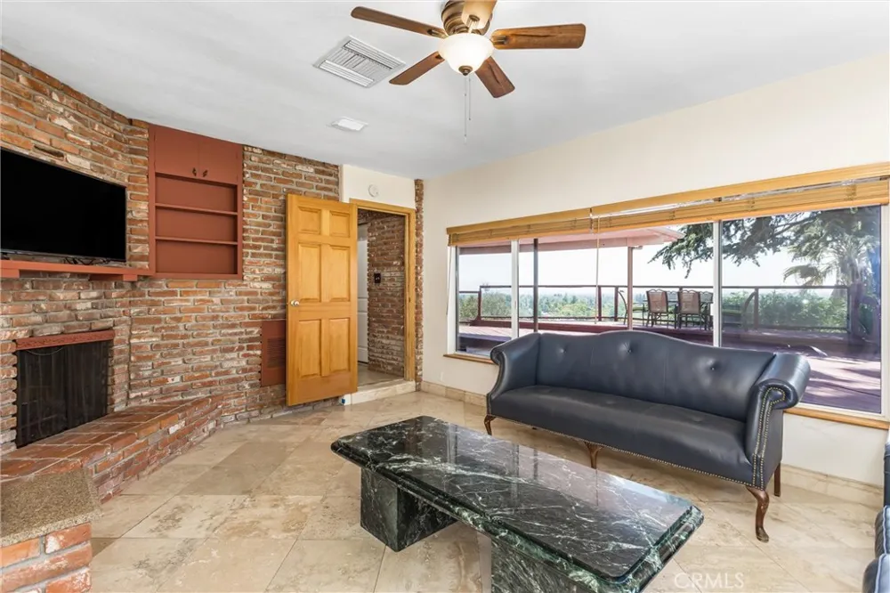 339 Edgerton Drive San Bernardino, CA 92405
