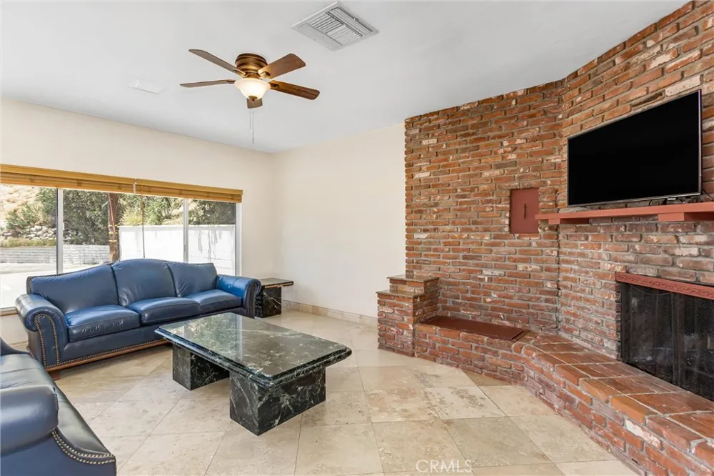 339 Edgerton Drive San Bernardino, CA 92405