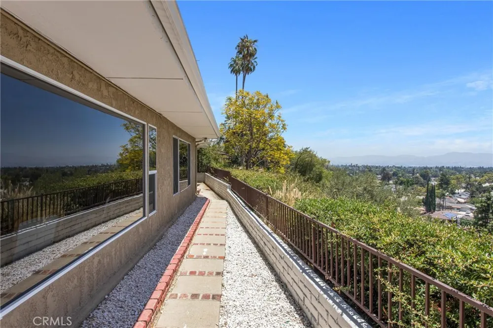 339 Edgerton Drive San Bernardino, CA 92405