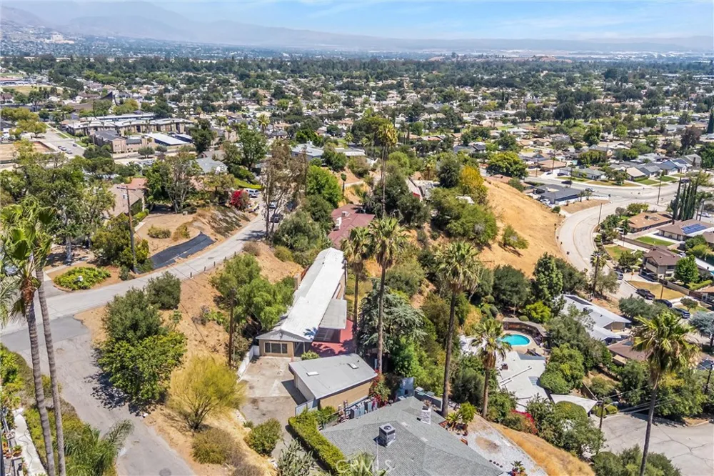 339 Edgerton Drive San Bernardino, CA 92405