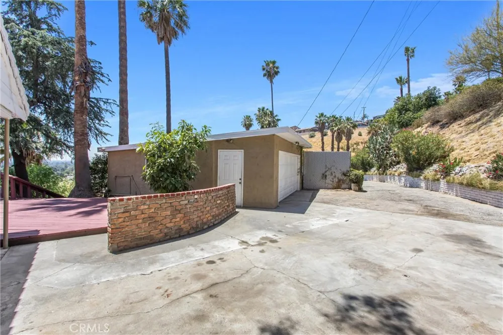 339 Edgerton Drive San Bernardino, CA 92405