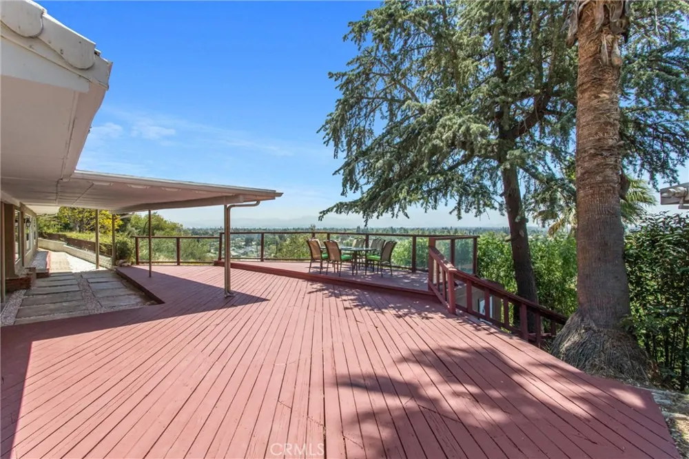 339 Edgerton Drive San Bernardino, CA 92405