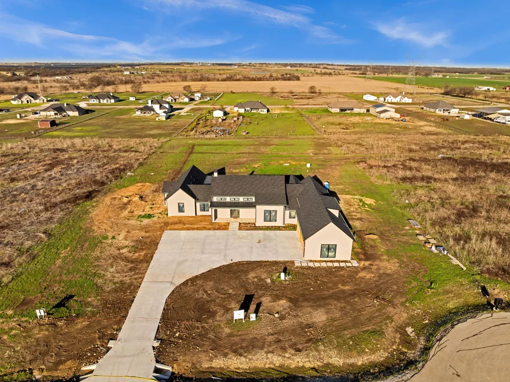 7256 Tom Trails Krum, TX 76249