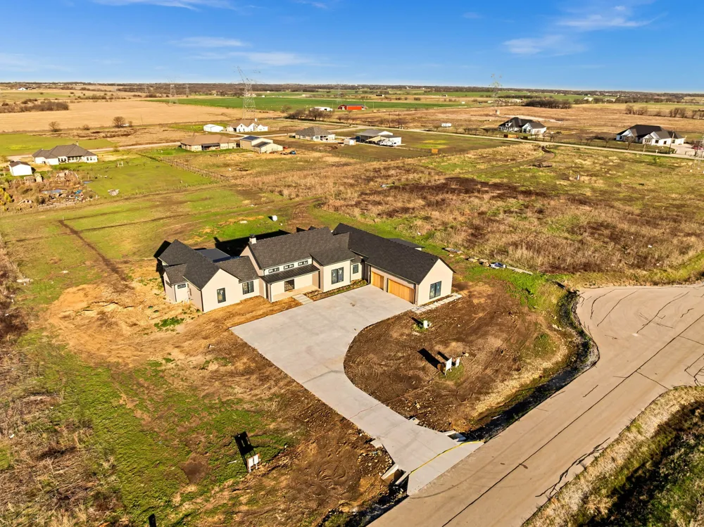 7256 Tom Trails Krum, TX 76249