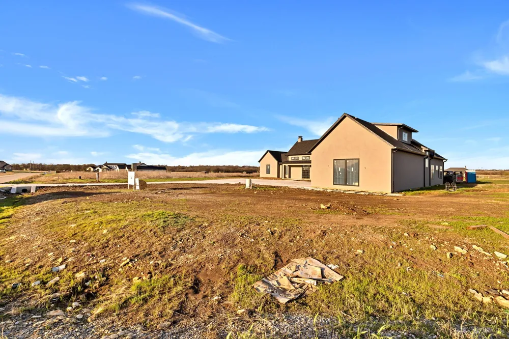 7256 Tom Trails Krum, TX 76249