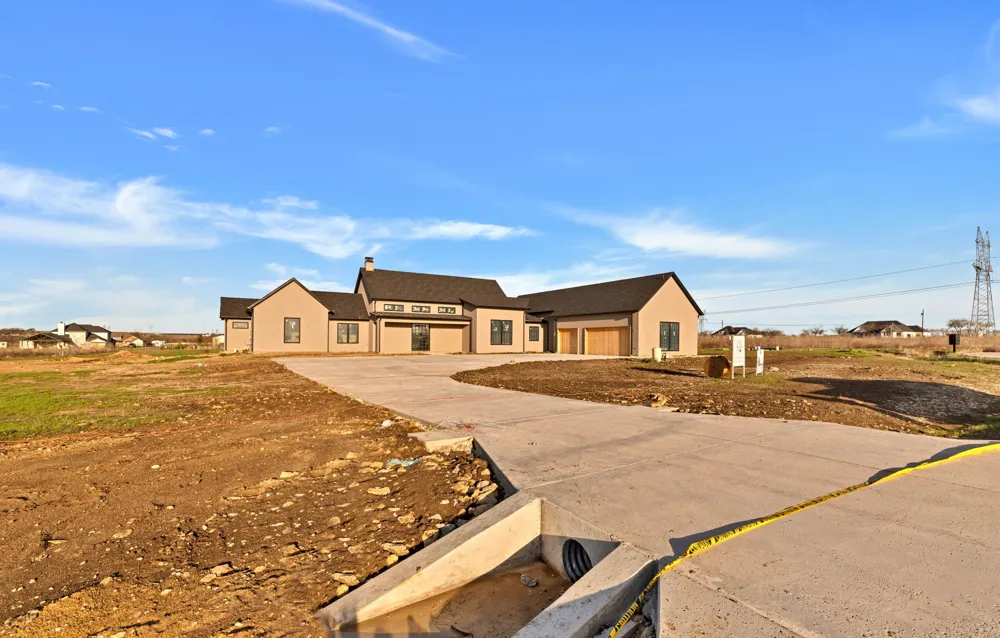7256 Tom Trails Krum, TX 76249