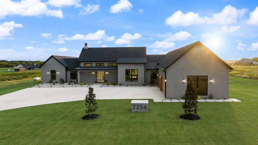 7256 Tom Trails Krum, TX 76249