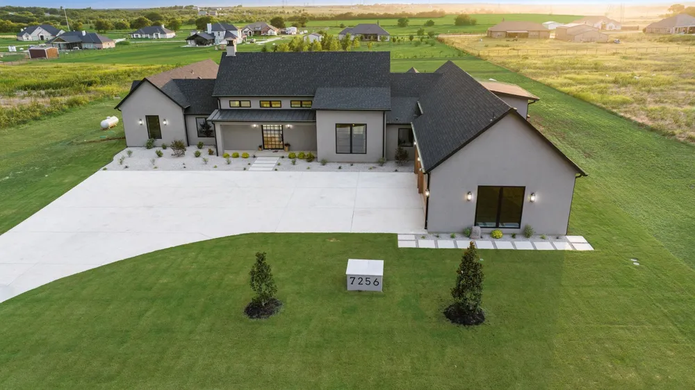 7256 Tom Trails Krum, TX 76249