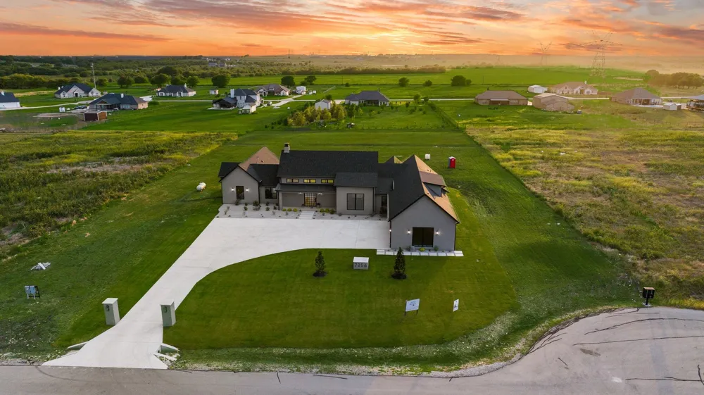 7256 Tom Trails Krum, TX 76249