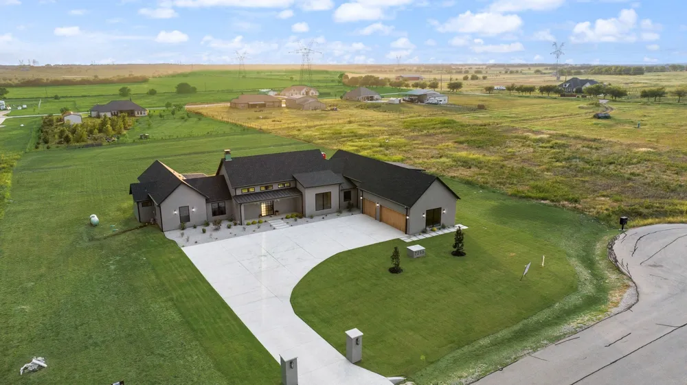 7256 Tom Trails Krum, TX 76249