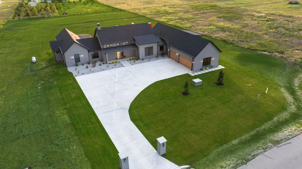 7256 Tom Trails Krum, TX 76249