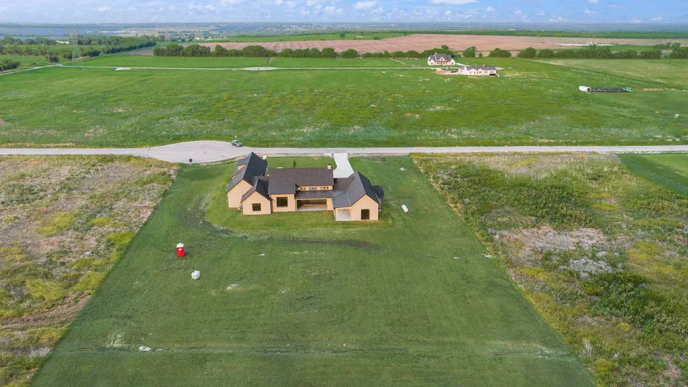 7256 Tom Trails Krum, TX 76249