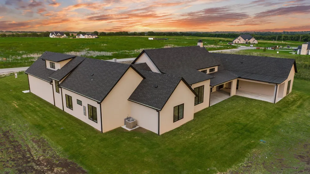 7256 Tom Trails Krum, TX 76249