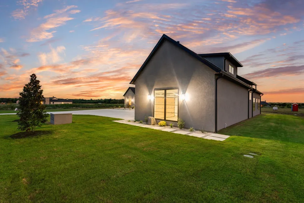 7256 Tom Trails Krum, TX 76249