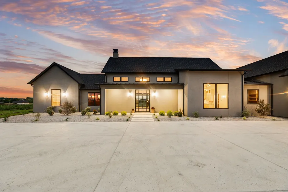 7256 Tom Trails Krum, TX 76249