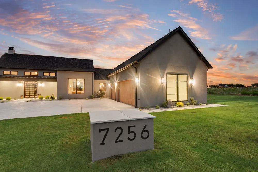 7256 Tom Trails Krum, TX 76249