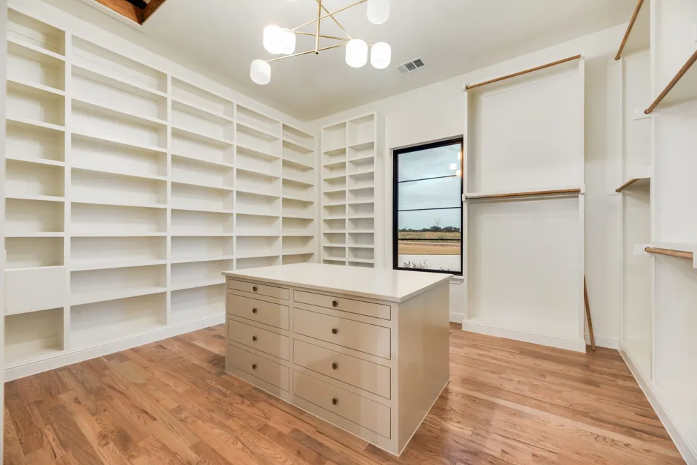 7256 Tom Trails Krum, TX 76249