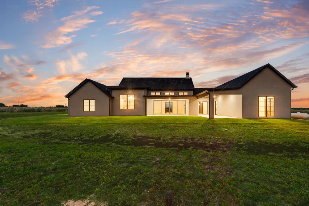 7256 Tom Trails Krum, TX 76249
