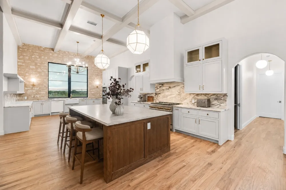 7256 Tom Trails Krum, TX 76249