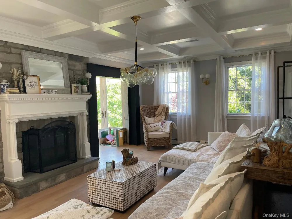 88 Dutchess Boulevard Atlantic Beach, NY 11509