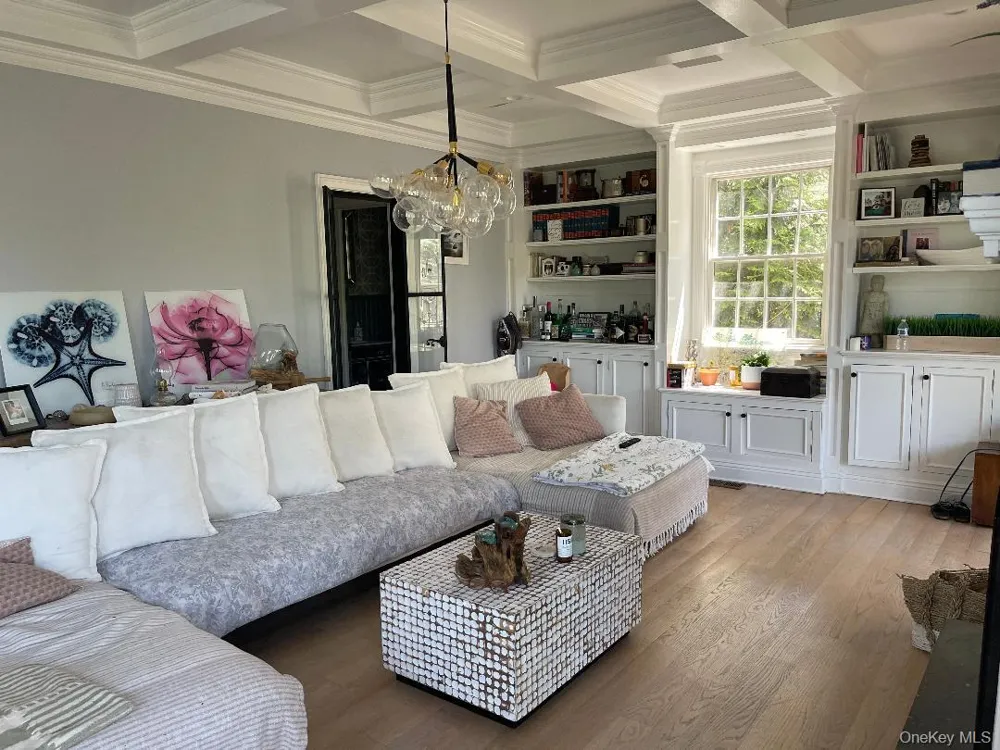 88 Dutchess Boulevard Atlantic Beach, NY 11509