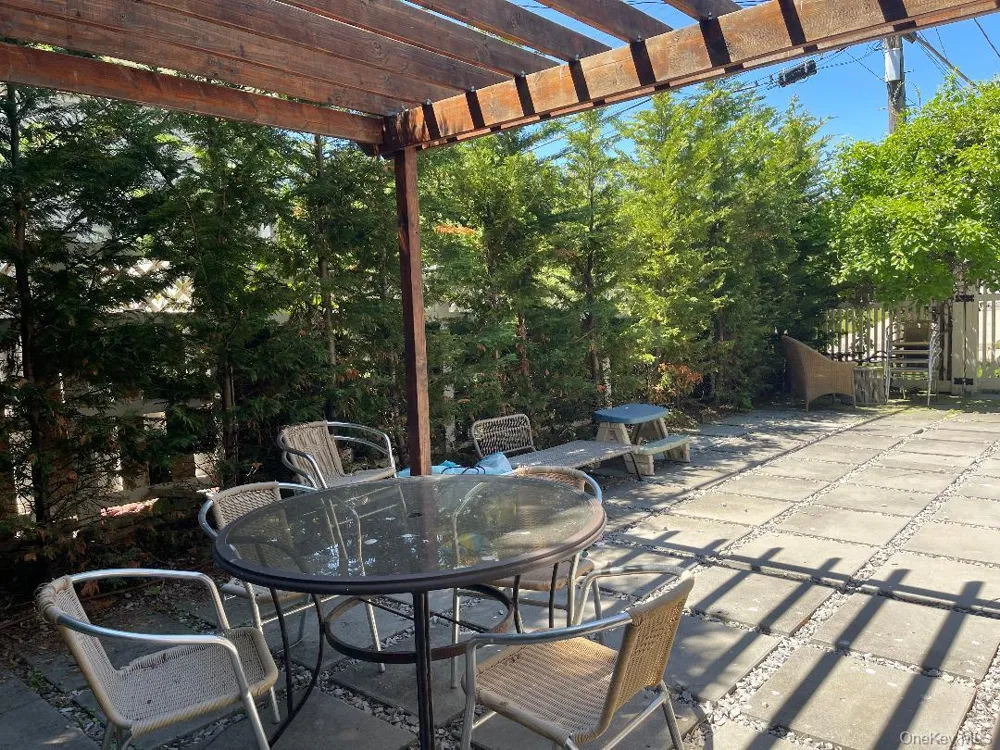 88 Dutchess Boulevard Atlantic Beach, NY 11509