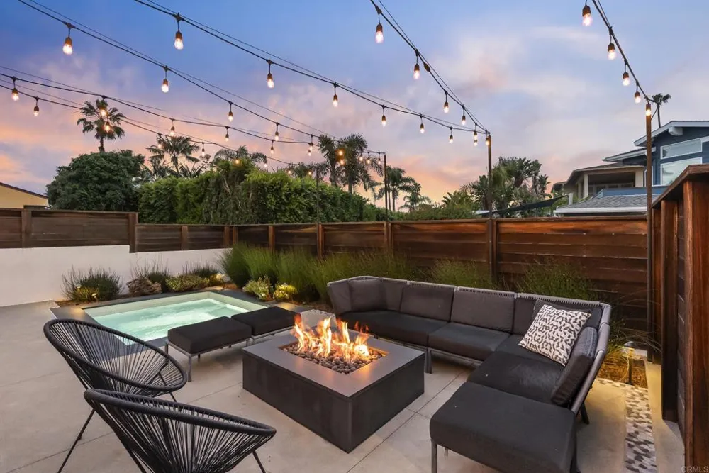 216 Ocean St. Solana Beach, CA 92075