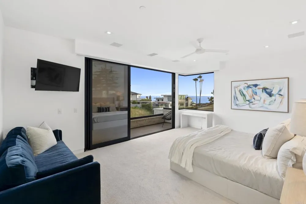 216 Ocean St. Solana Beach, CA 92075