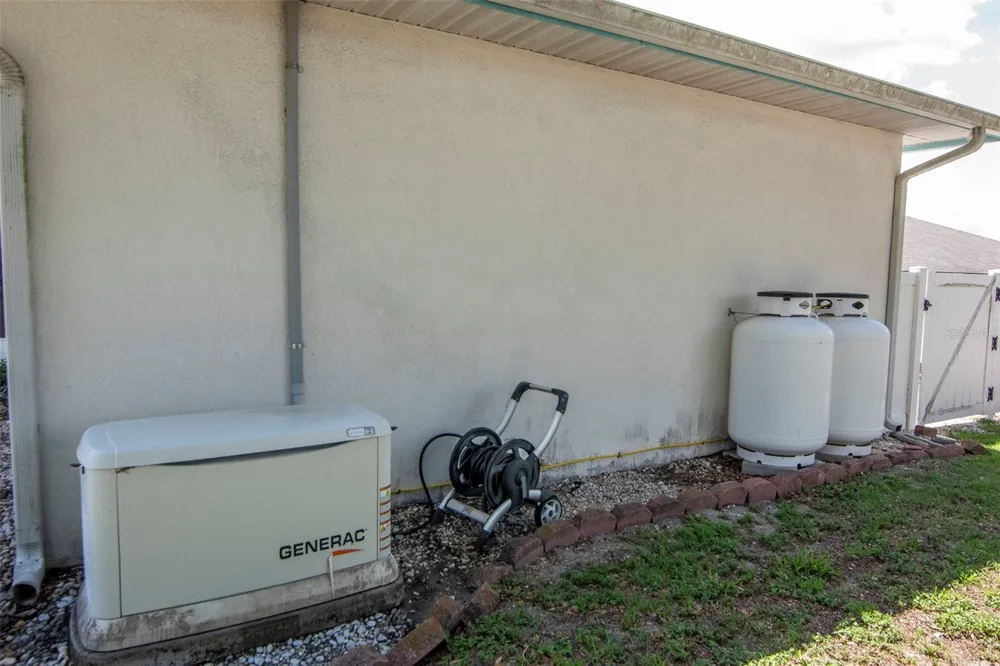 5715 TANASI COURT Lakeland, FL 33812