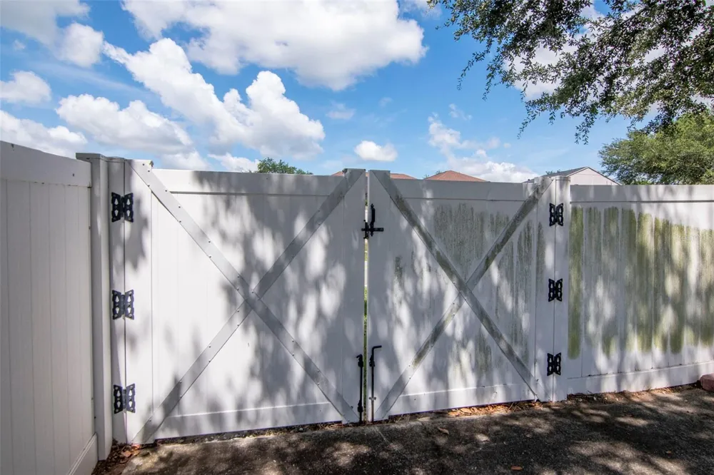 5715 TANASI COURT Lakeland, FL 33812