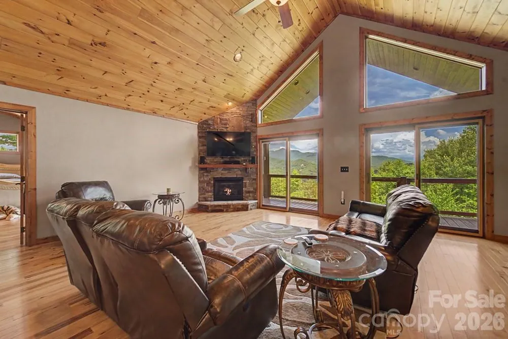 346 Torwood Lane Whittier, NC 28789