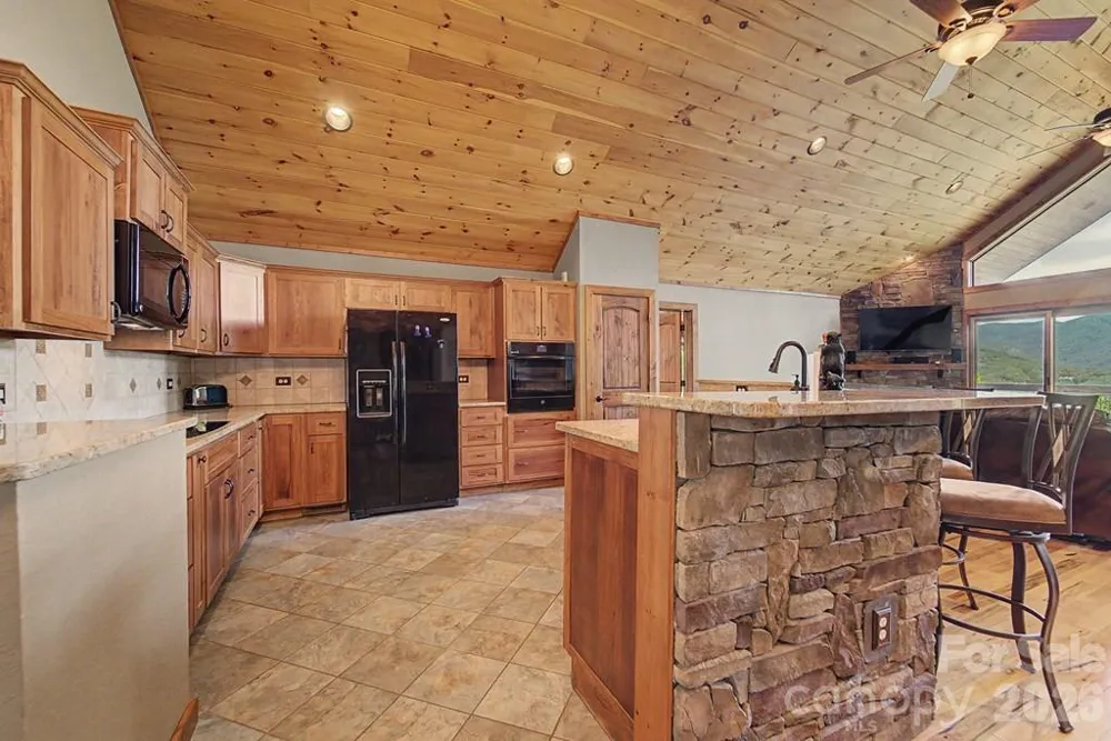 346 Torwood Lane Whittier, NC 28789