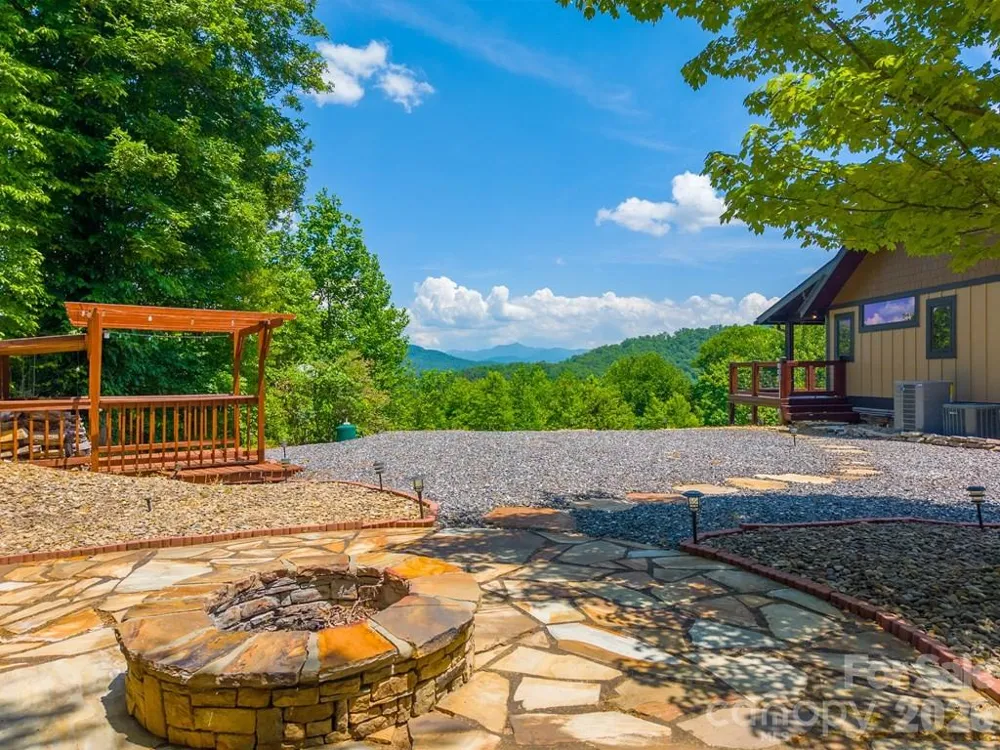 346 Torwood Lane Whittier, NC 28789