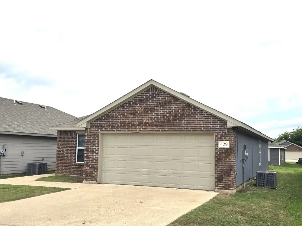 429 Shorty Street Mabank, TX 75147