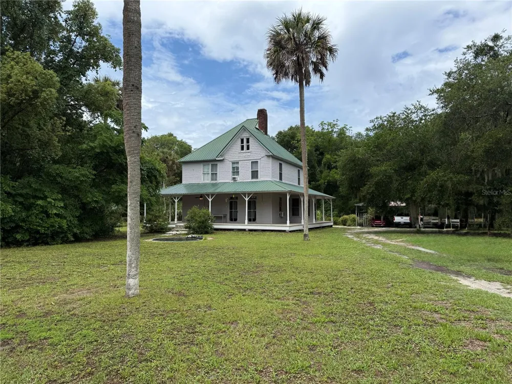 110 VOLUSIA AVENUE Pierson, FL 32180