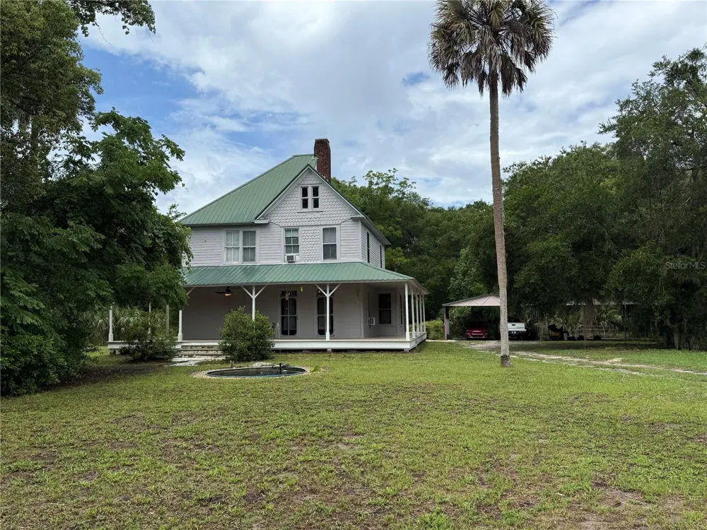 110 VOLUSIA AVENUE Pierson, FL 32180