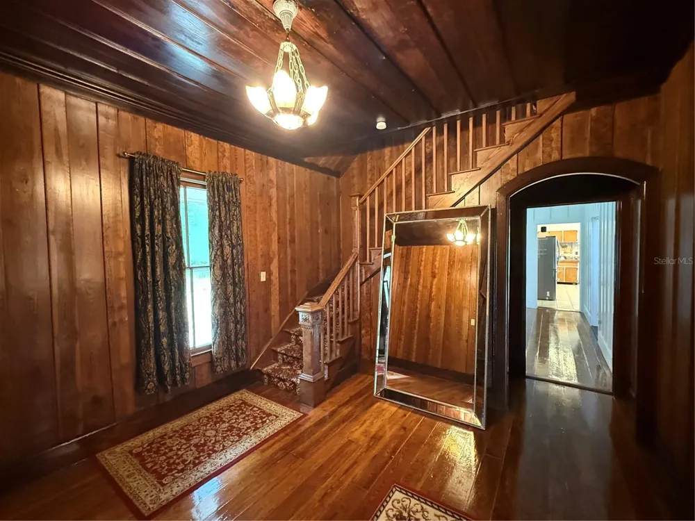 110 VOLUSIA AVENUE Pierson, FL 32180