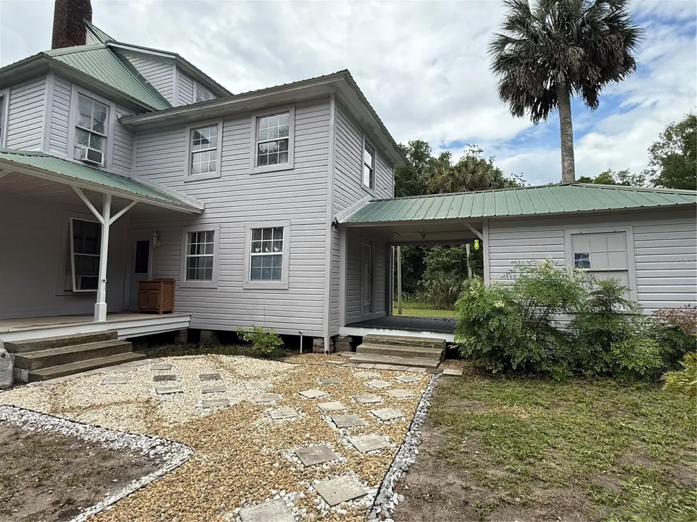110 VOLUSIA AVENUE Pierson, FL 32180