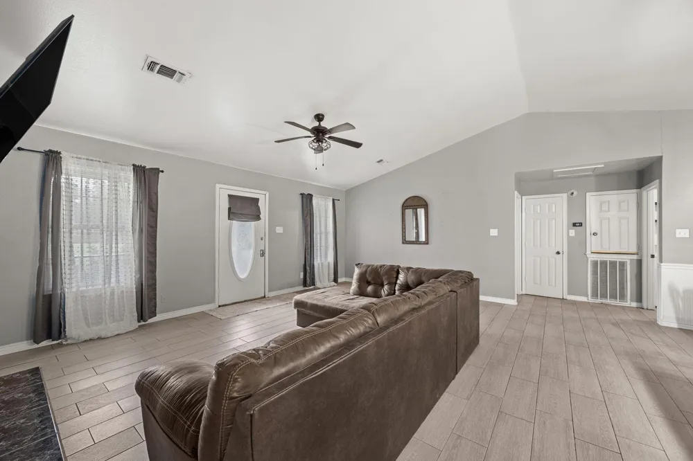 9660 Fostoria Road Cleveland, TX 77328