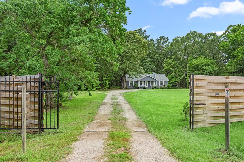 9660 Fostoria Road Cleveland, TX 77328