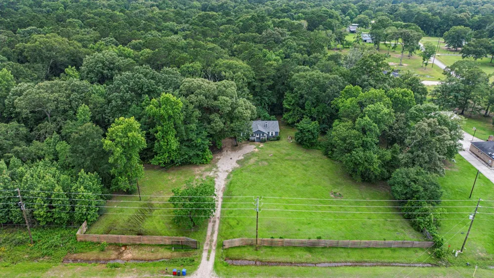 9660 Fostoria Road Cleveland, TX 77328