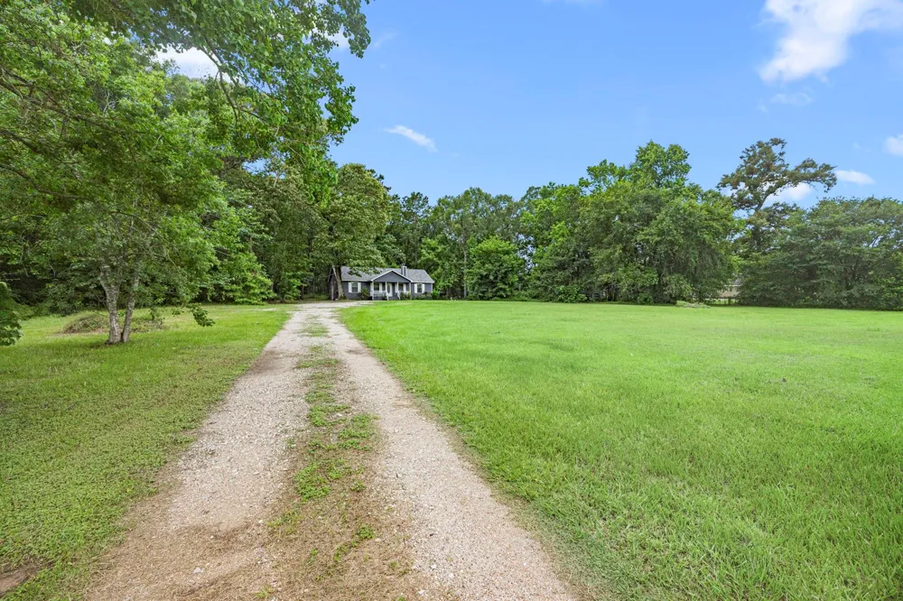 9660 Fostoria Road Cleveland, TX 77328
