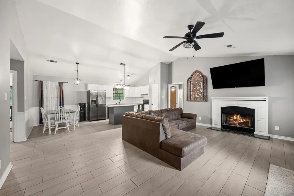 9660 Fostoria Road Cleveland, TX 77328
