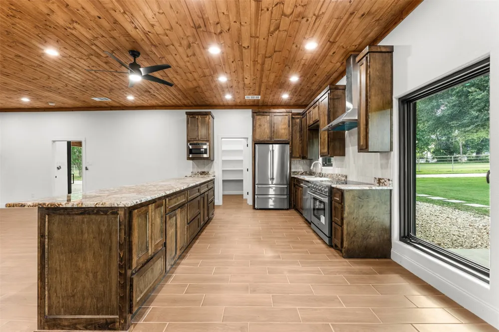 1215 E Stegall Road Robinson, TX 76706