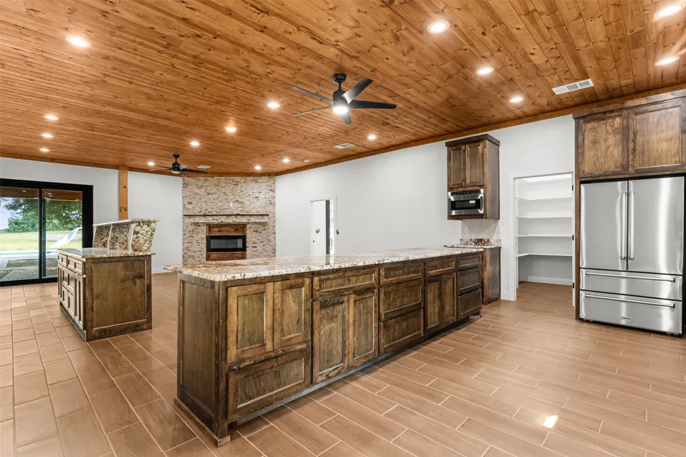 1215 E Stegall Road Robinson, TX 76706