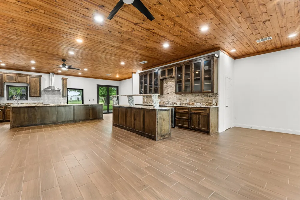 1215 E Stegall Road Robinson, TX 76706
