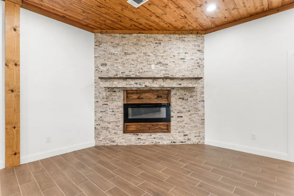 1215 E Stegall Road Robinson, TX 76706