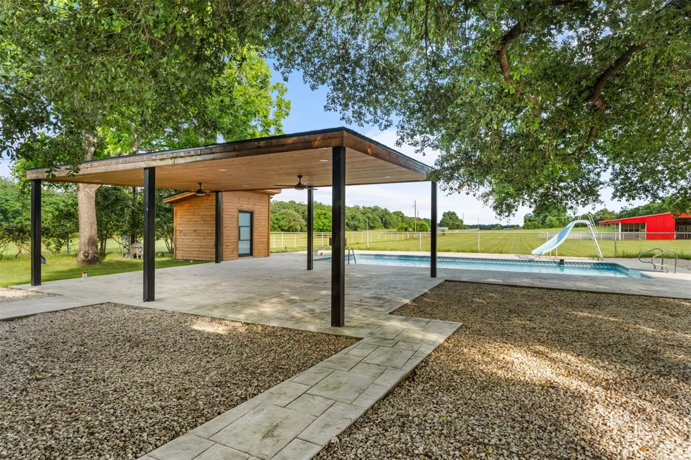 1215 E Stegall Road Robinson, TX 76706